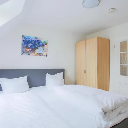 Landhus - Urlaub Auf Dem Land - 4 Schlafzimmer Holiday home Alt Schwerin