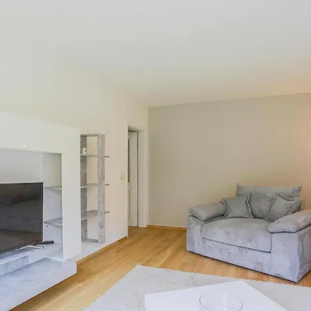 Landhus - Urlaub Auf Dem Land - 4 Schlafzimmer *